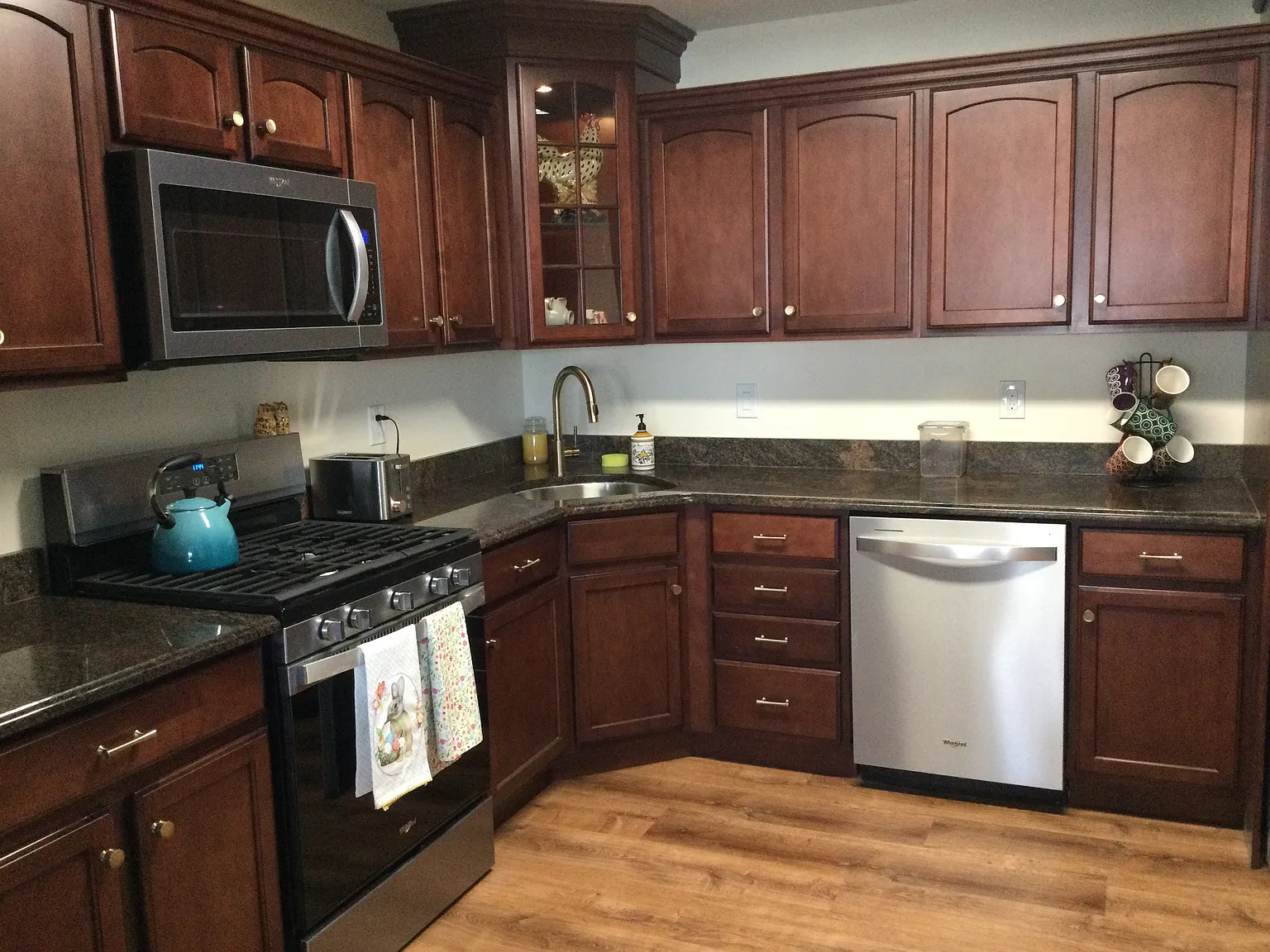 2 bed, 1232 sqft, $3,300 — Photo 2