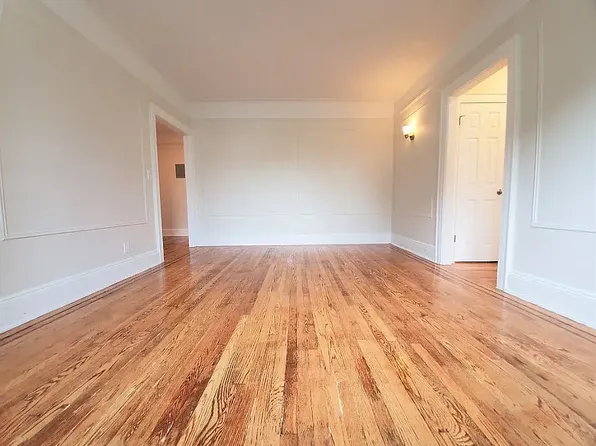 8602 Forest Pkwy APT 2H, Woodhaven, NY 11421