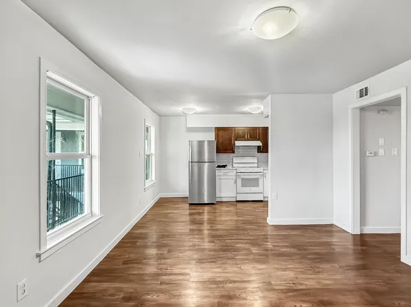 740 Edgemont Ave APT 202, Dallas, TX 75216