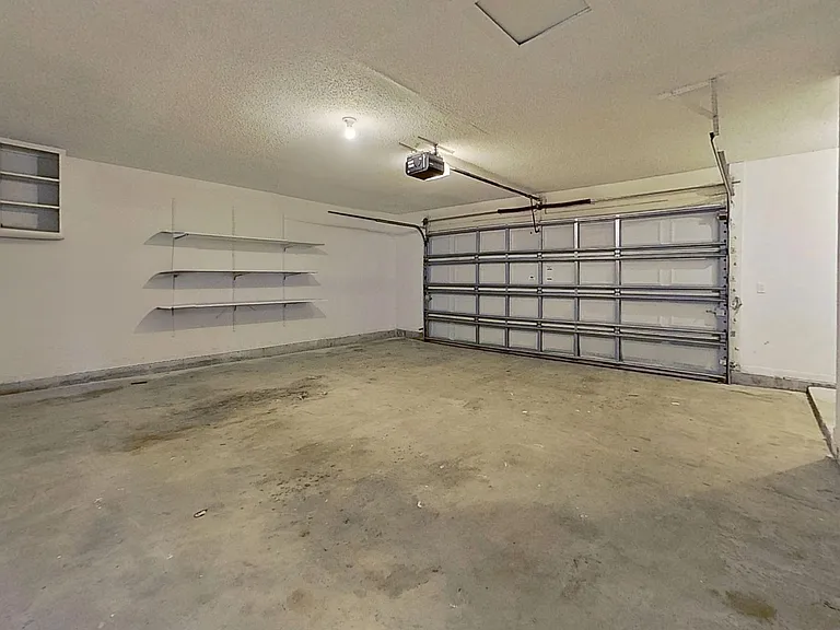 1615 Seminole Rd — Photo 23