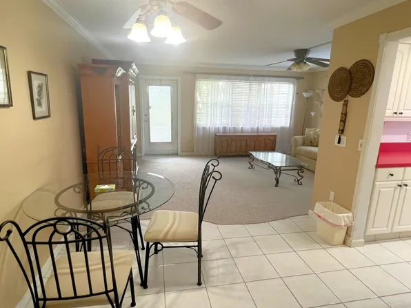 52 Dorchester, West Palm Beach, FL 33417