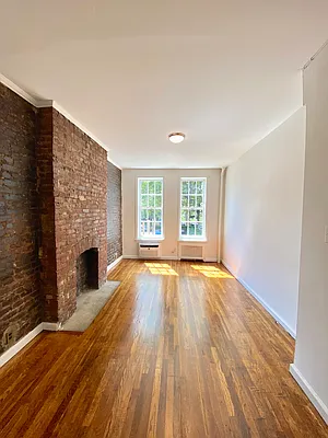 Rented by CMV Realty Inc. | media 21