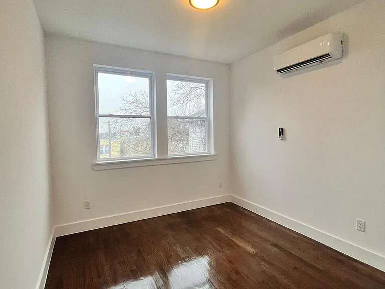 664 Ocean Ave #302 — Photo 4