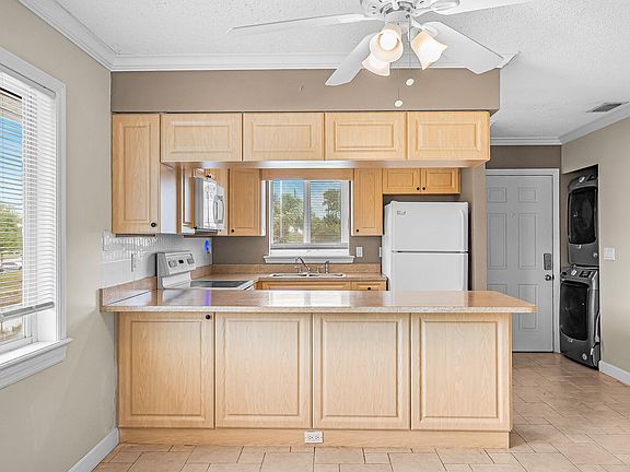3rd image of 187 SE Village Drive