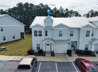 139 Date Palm Ln, Freeport, FL 32439