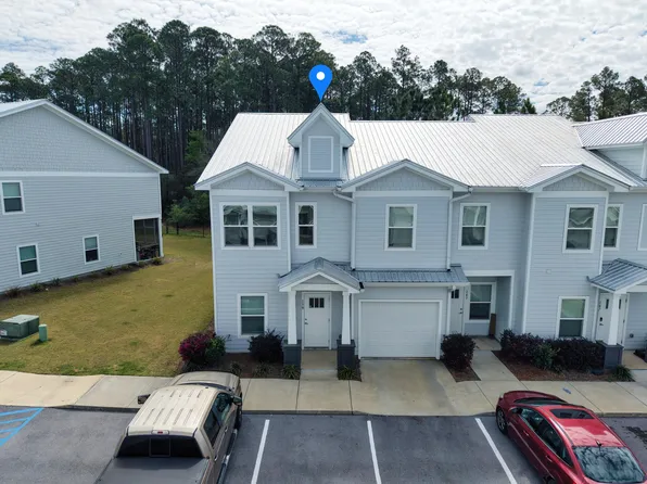 139 Date Palm Ln, Freeport, FL 32439