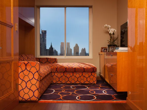 200 East 61st Street image 16 of 17