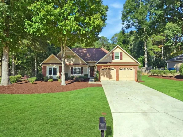 2570 Tribble Gates Dr, Loganville, GA 30052