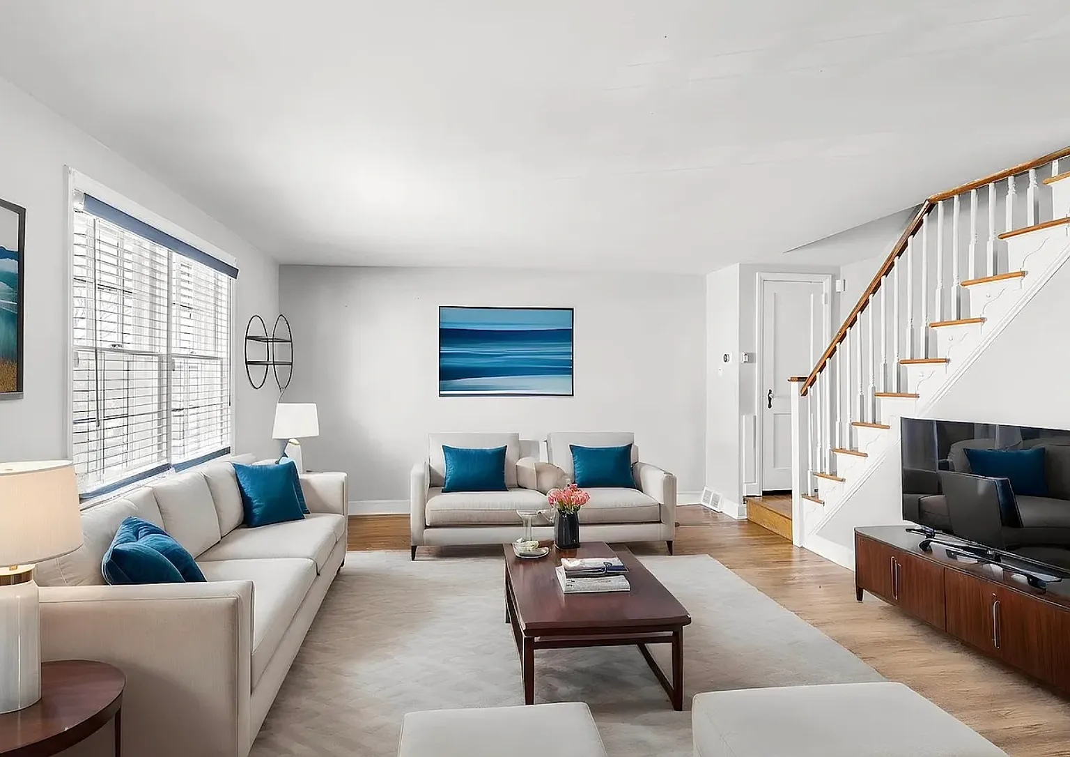 3 bed, 1.5 bath, 1292 sqft, $3,400 — Photo 3