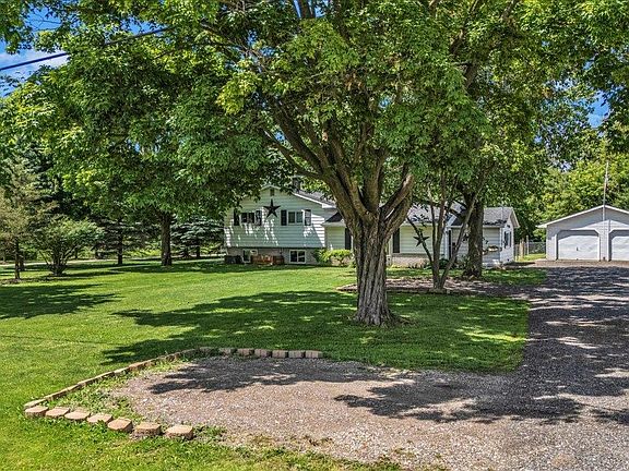 3rd image of 3157 N Irish Rd