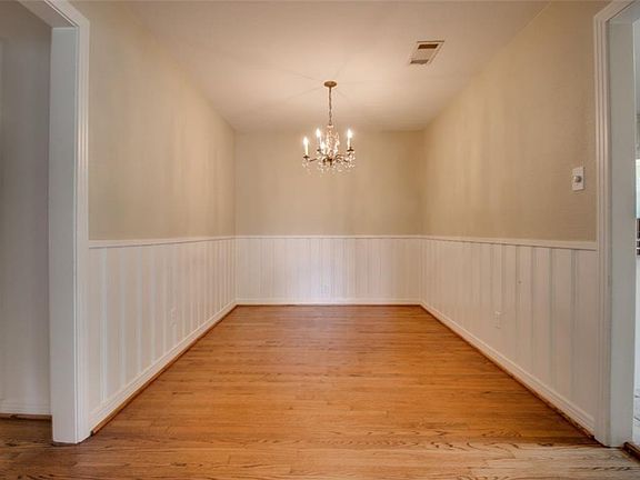 5th image of 1910 Newport Ave