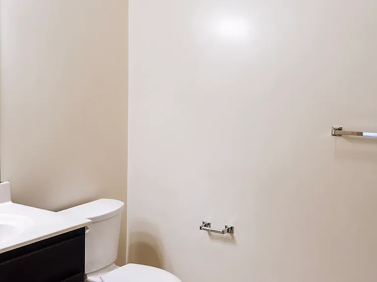 Sheppard Square Apartments — Photo 11