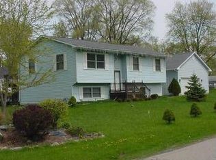 27022 98th St, Trevor, WI 53179