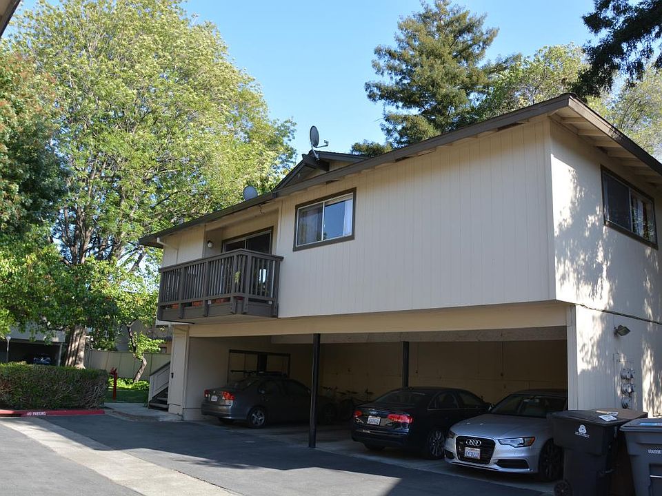 Corner unit, above its own carport