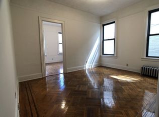 2536 34th St APT 1R, Astoria, NY 11103