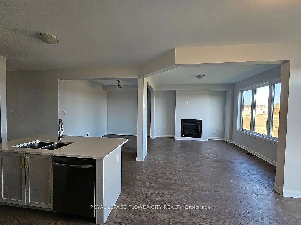 4 bed, $2,800 — Photo 4