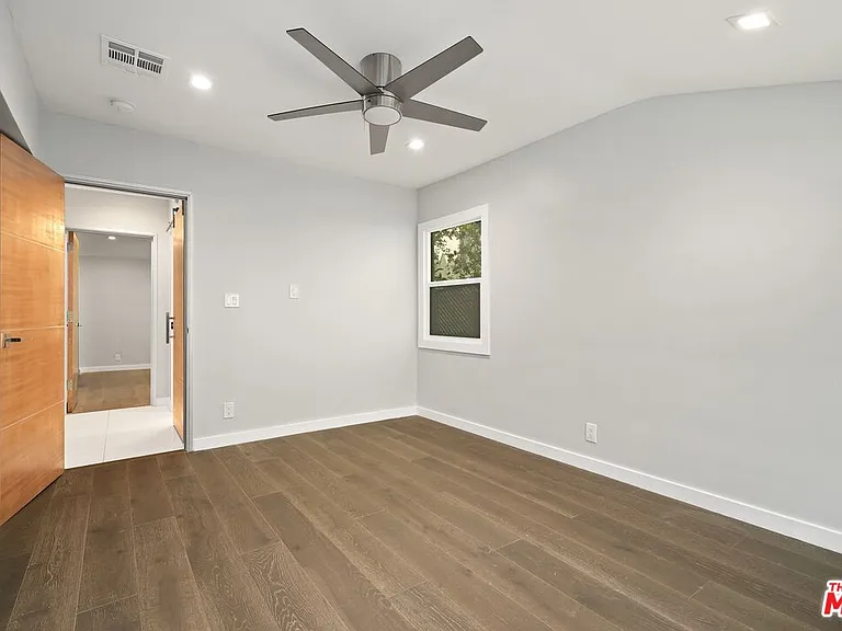 22263 Buena Ventura St — Photo 15