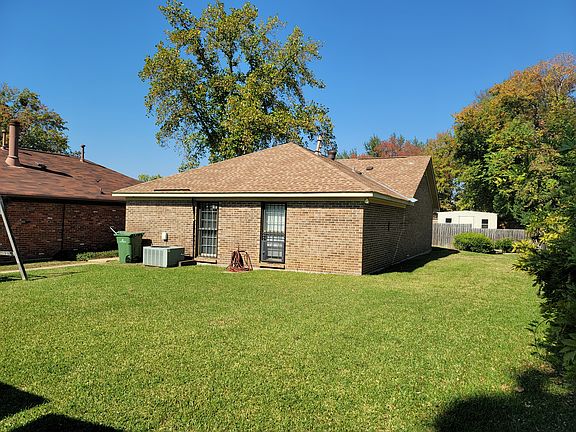 5th image of 4612 Young Farm Ct