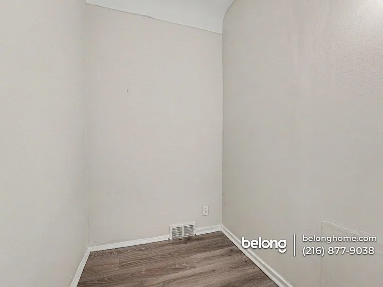 3326 Walton Ave — Photo 3