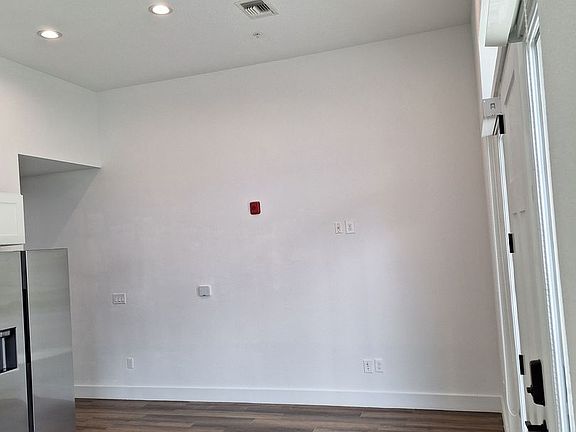 3rd image of 201 Sanford Ave #Sanf201-10