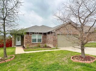 9925 Amaryllis Ln, Fort Worth, TX 76108