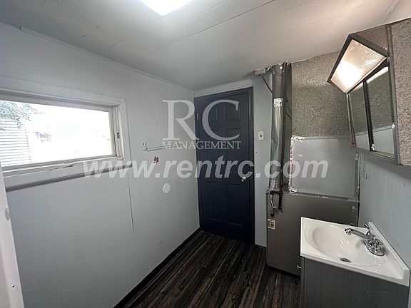 5th image of 1224D Marion St