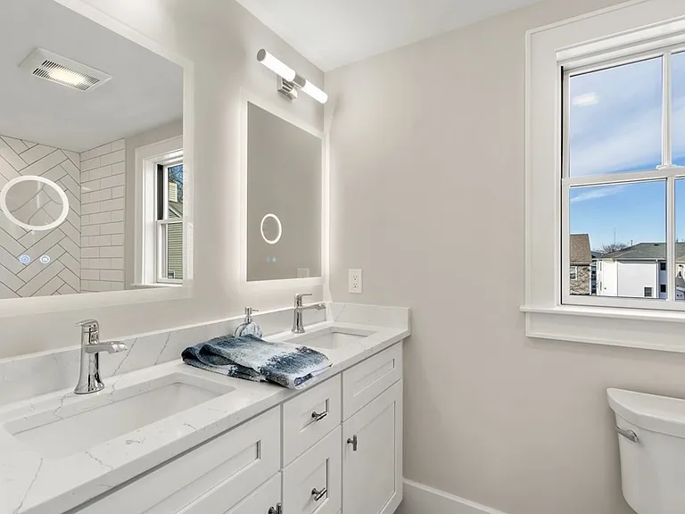 180 Adams St #5 — Photo 14