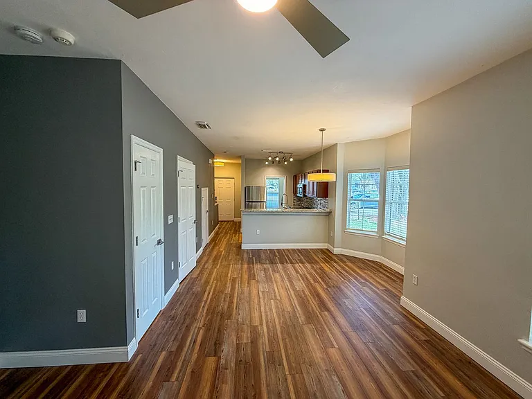 2915 SW 35th Pl #101 — Photo 7