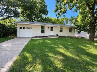 1454 De Porres Ln, Saint Charles, MO 63304
