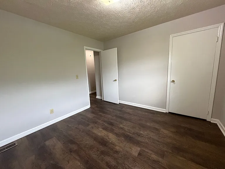 7 & 10 N Crossridge Dr SE #28 — Photo 3