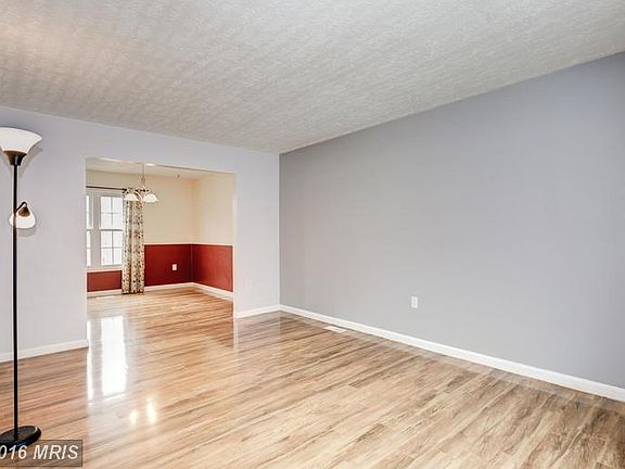 4th image of 12923 Trumbull Dr