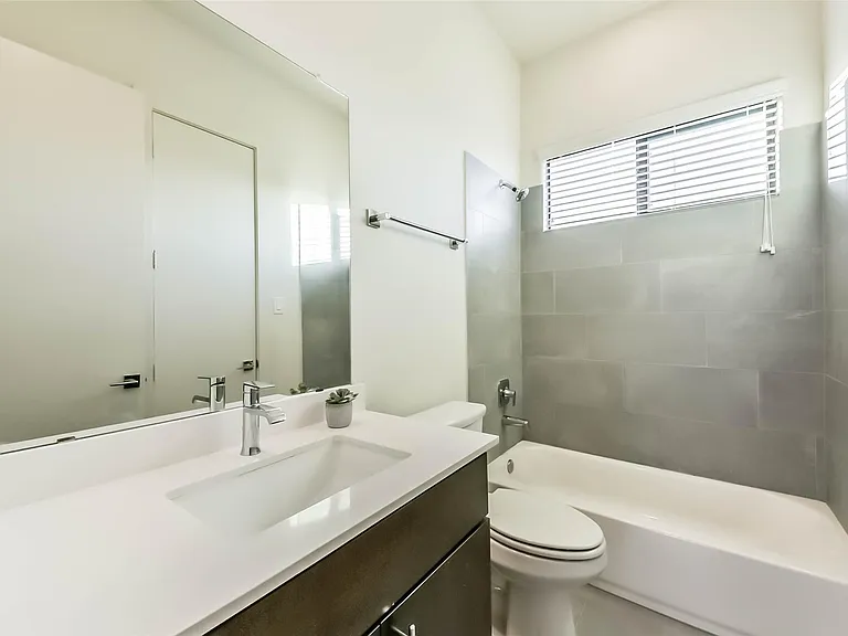 3206 N Macgregor Way #A — Photo 25