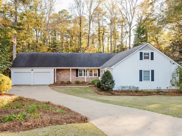 307 Brookwood Ct, Opelika, AL 36801