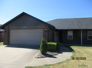 2306 W Oak Park Pl APT A, Rogers, AR 72758