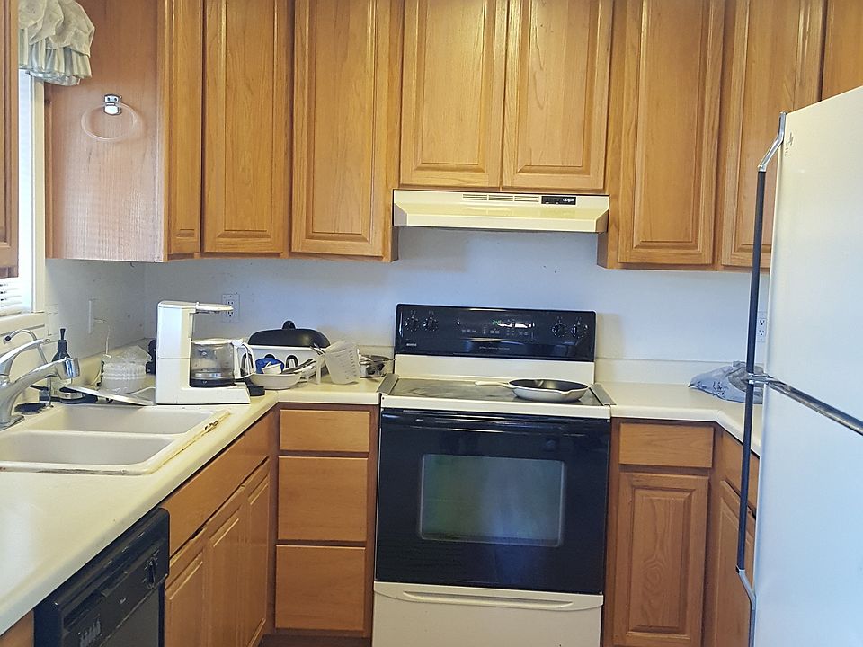 2nd image of 1203 N Pixley St