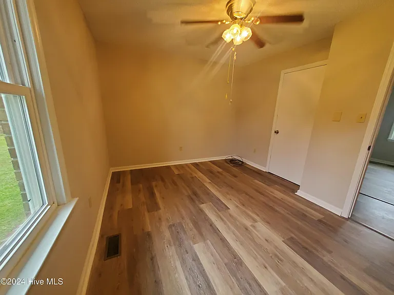 1847 Stanton Dr — Photo 13