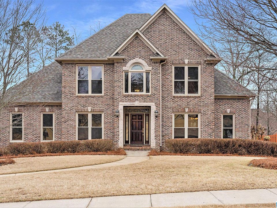 1st image of 749 Lake Crest Dr