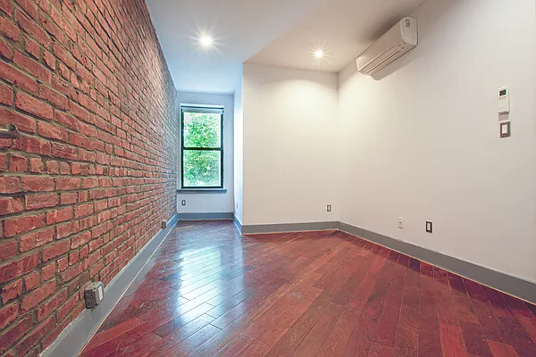 Rented by NAN Enterprise LLC | media 18