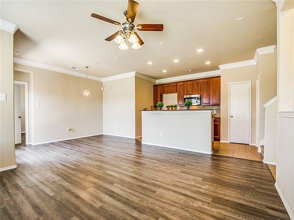 3rd image of 6388 Hill Creek Dr