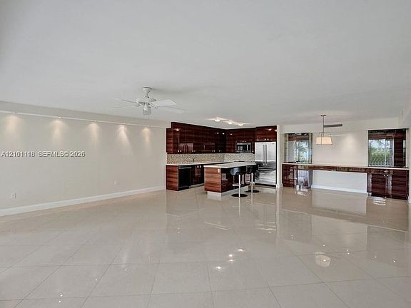 4th image of 2 Grove Isle Dr #B305