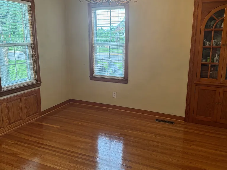 Dining room, looking from the kitchen