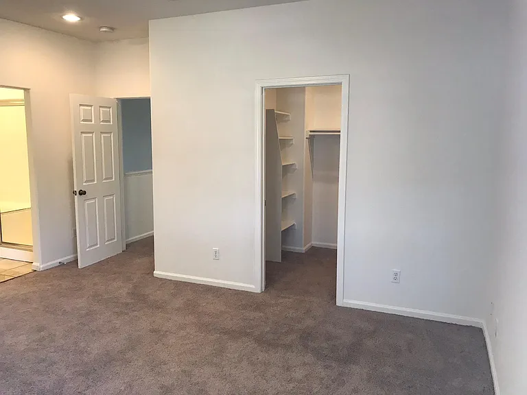 612 W Pillsbury St #102 — Photo 22