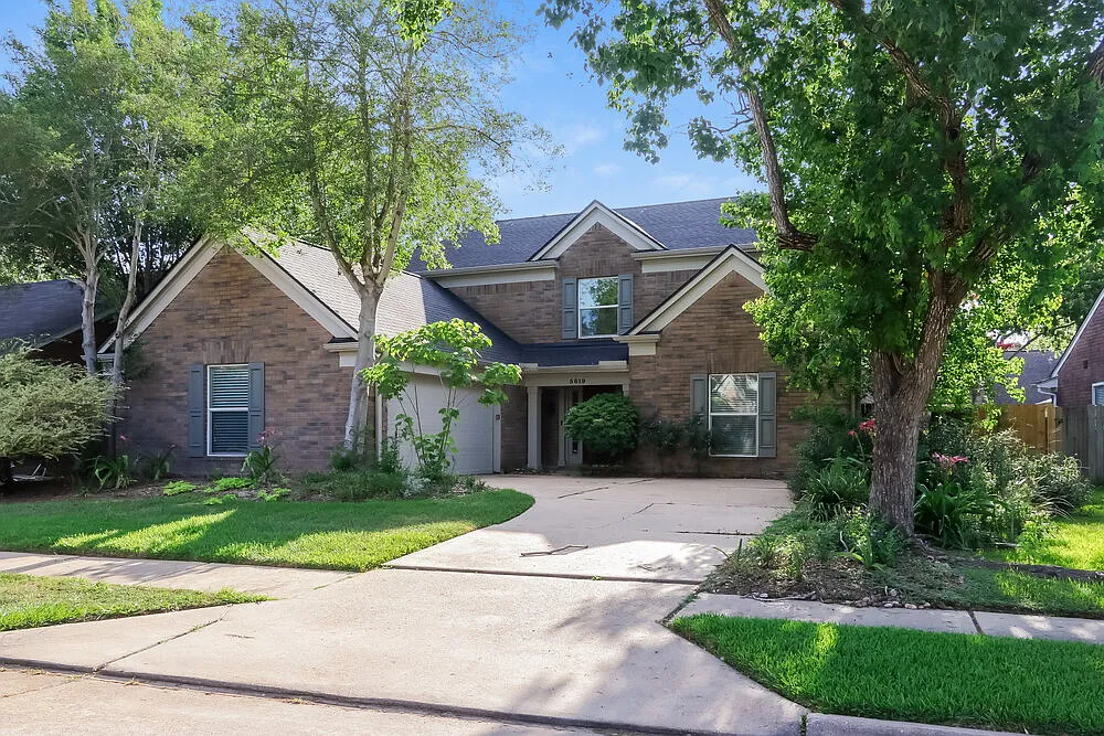 5 bed, 3.5 bath, 2800 sqft, $2,530 — Photo 1