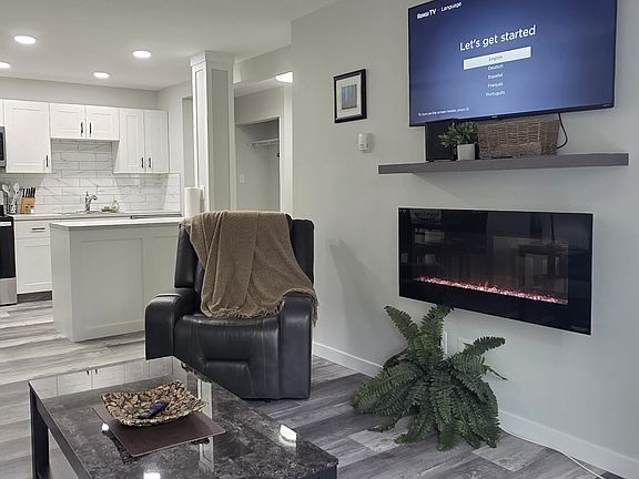 3rd image of 3811 54th Ave #203