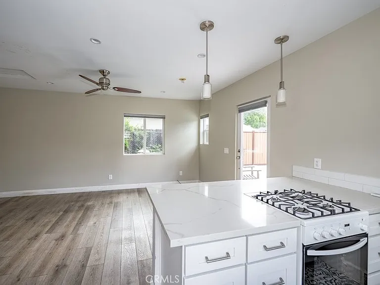 5940 Simpson Ave — Photo 3