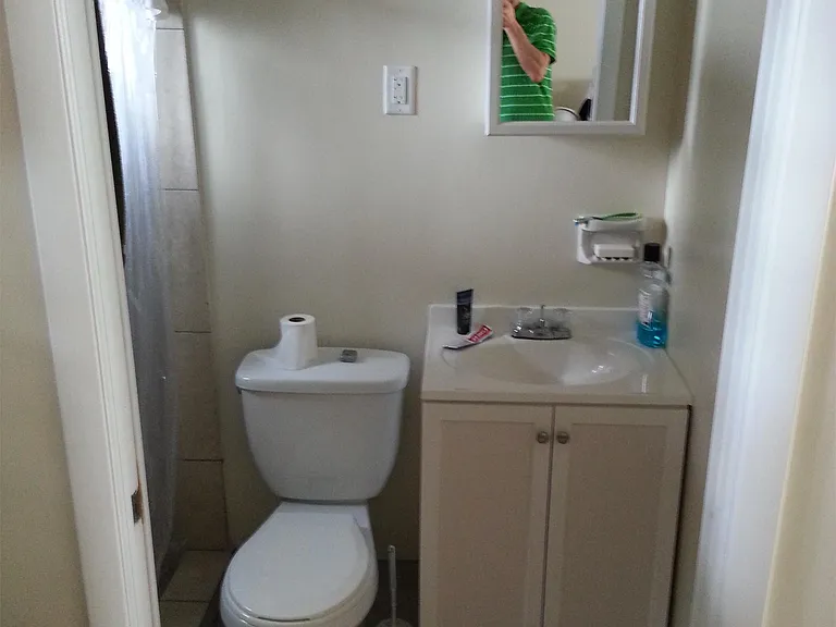 645 NW 32nd St #7 — Photo 7