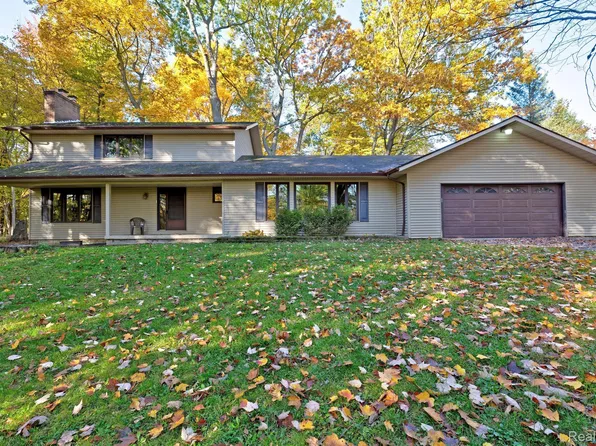 1925 Liberty Ln, Ortonville, MI 48462