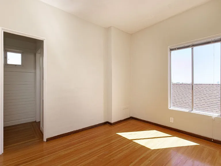 848 Vermont St — Photo 15