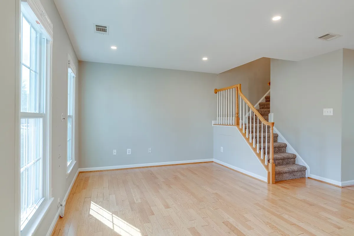 Building Photo - 8090 Barcarole Ct