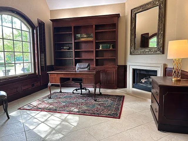 2045 Mason Dr — Photo 2
